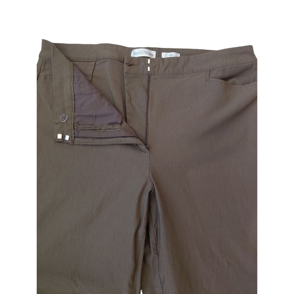 Northern Reflections Brown Capris - Picture 4 of 7